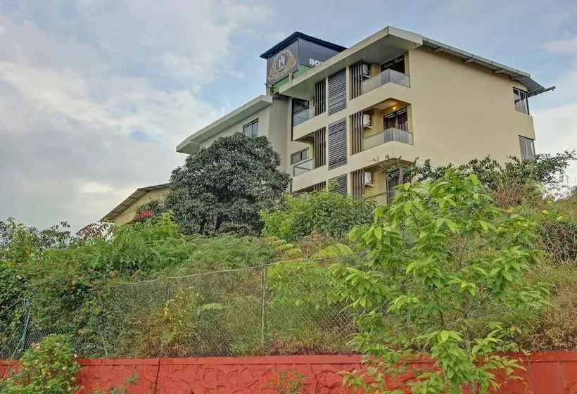 Hotelli Treebo Mountain Retreat Mahabaleshwar, 600 Mtrs From Lingmala Waterfall