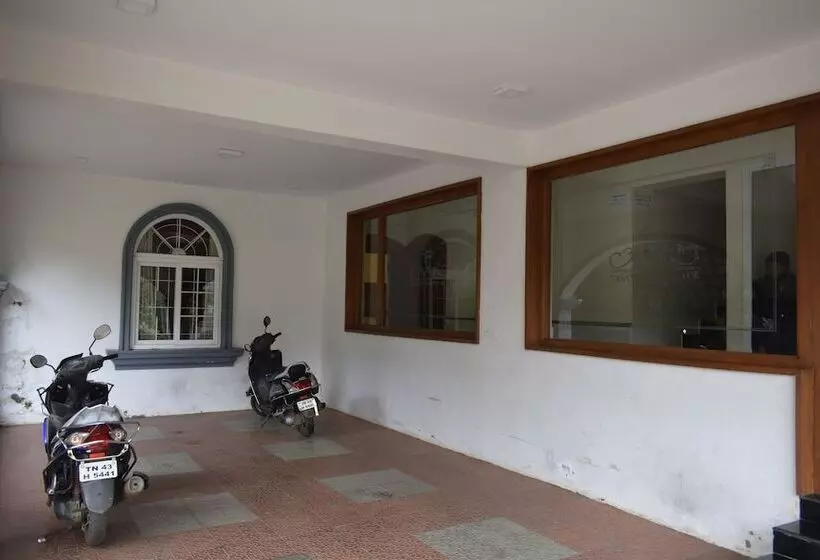 ホテル Vasantham Palace