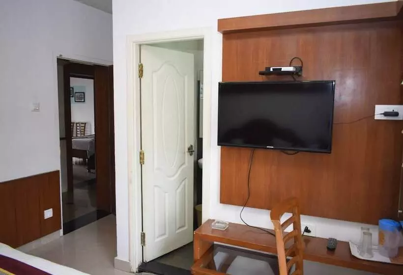 ホテル Vasantham Palace