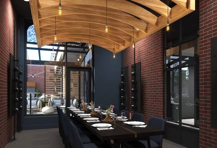 Отель Versailles