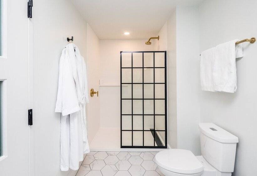 Отель Versailles