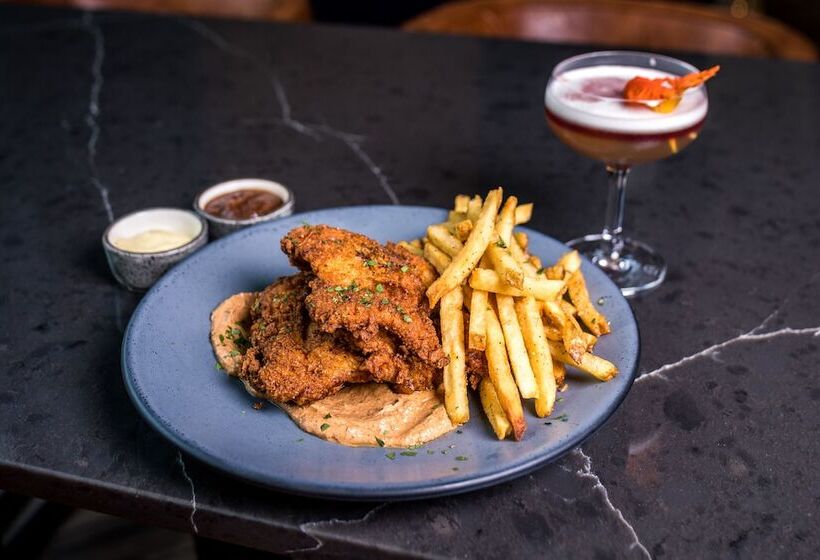 Отель Versailles