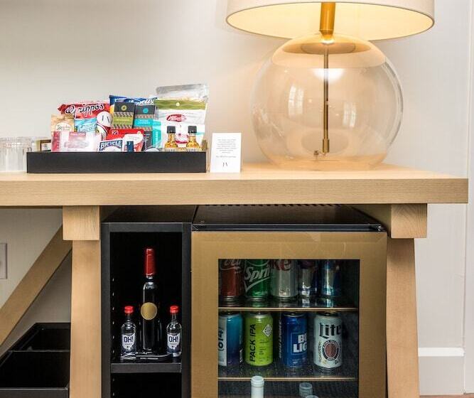 Отель Versailles