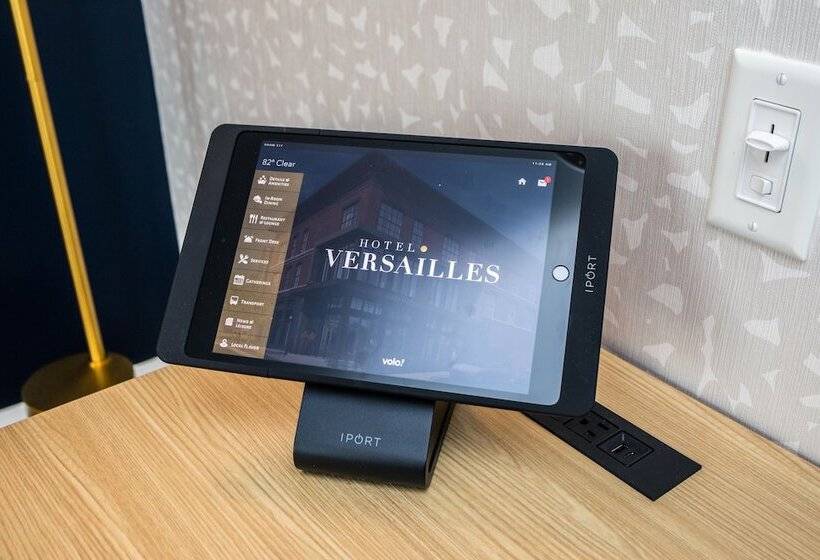 Отель Versailles