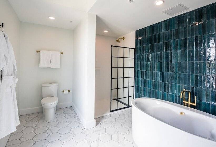 Отель Versailles