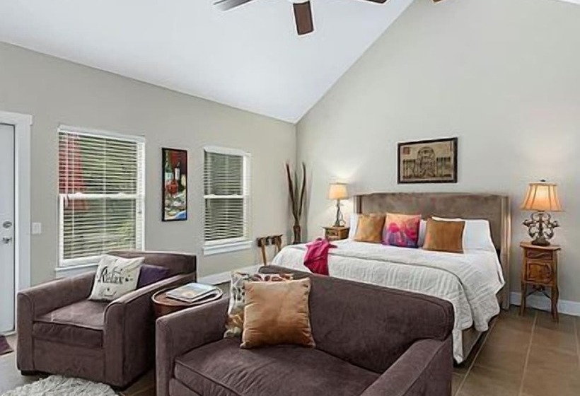 Luxury Cottage W/viewsfireplacespa Bath