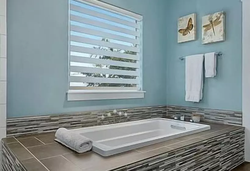 Luxury Cottage W/viewsfireplacespa Bath