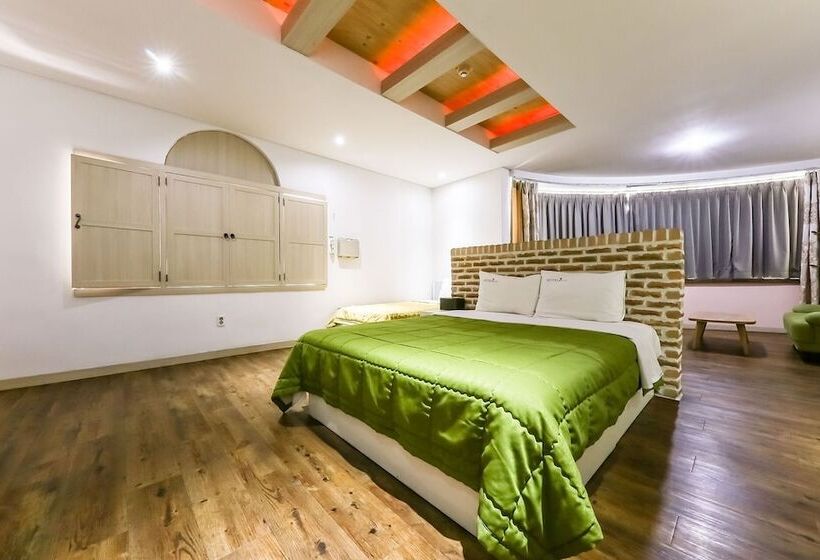 モーテル Cheonan Seven