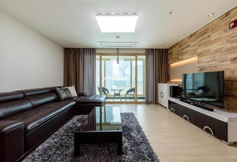 فندق على الطريق Js Residence Hotel Okpo