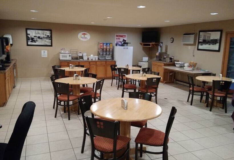 فندق على الطريق Wautoma Inn