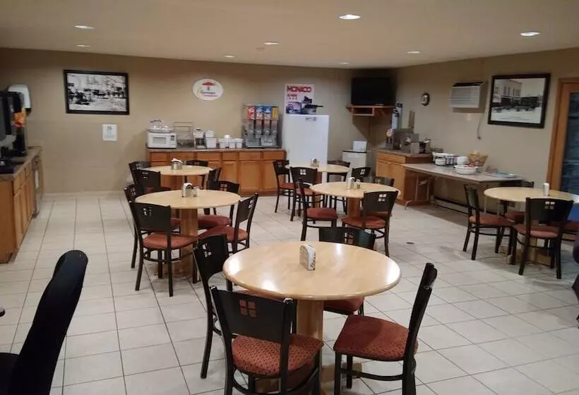 モーテル Wautoma Inn By Oyo Near Airport Wi 73