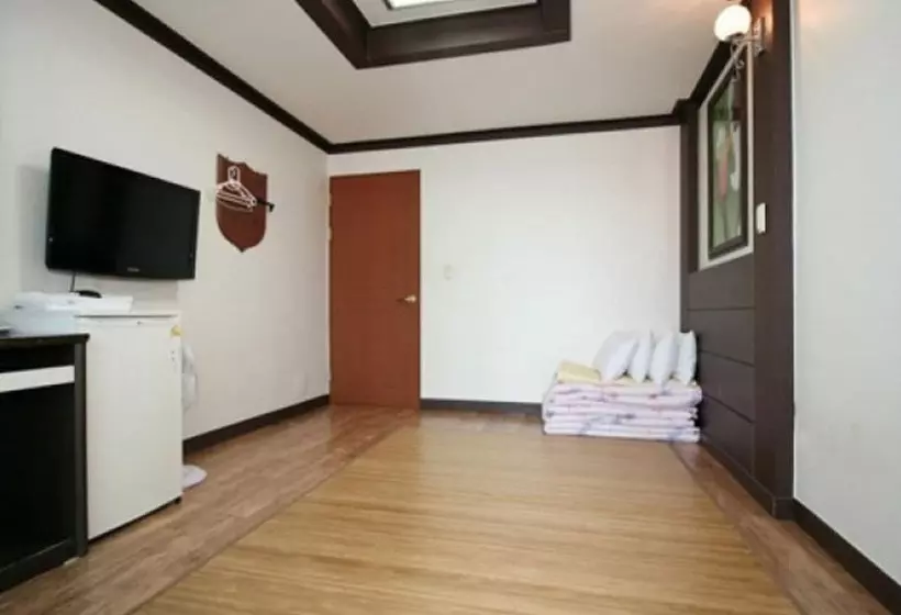 ペンション Naksan Beach Condotel