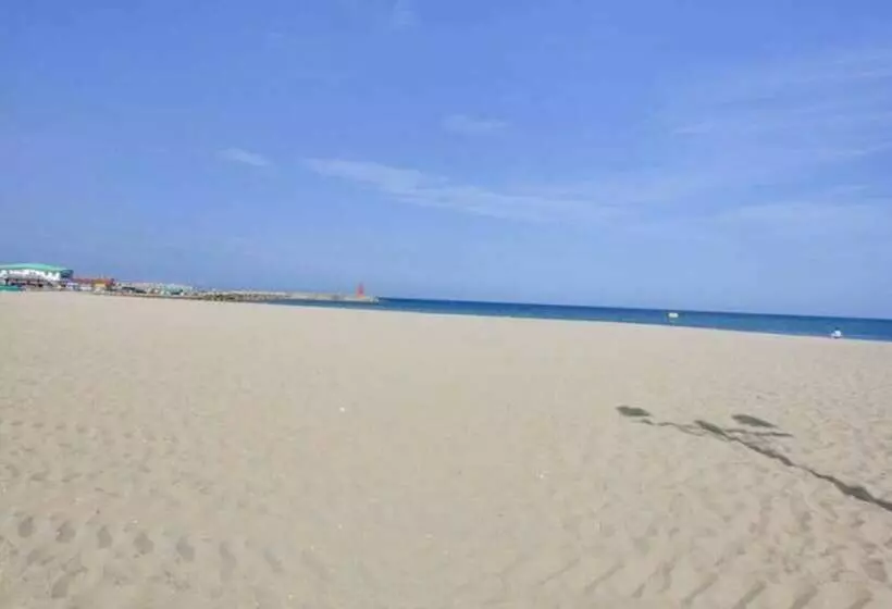 ペンション Naksan Beach Condotel