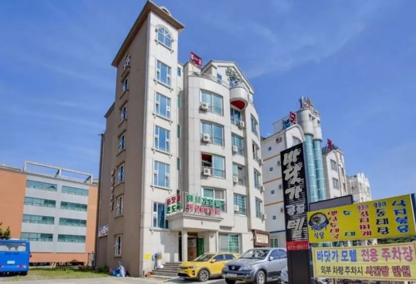 ペンション Naksan Beach Condotel