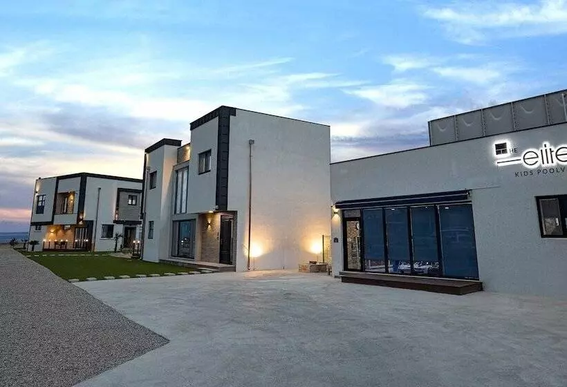 Majatalo Pohang The Elite Kids Pool Villa