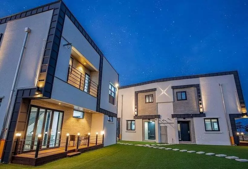 Majatalo Pohang The Elite Kids Pool Villa