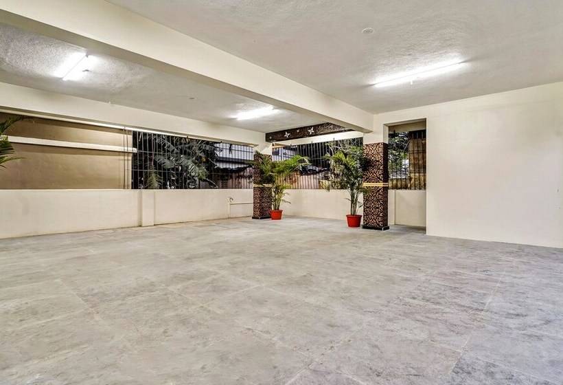 پانسیون Treebo Sripadha Residency Alipiri Road