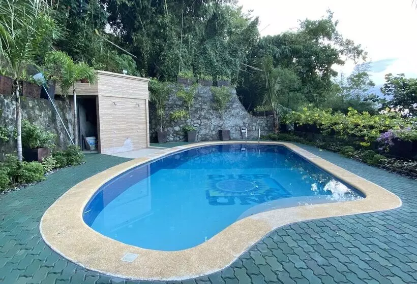 Hotelli Pier Uno Dive Resort