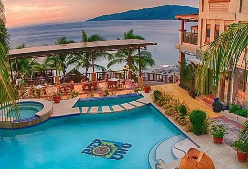 Hotelli Pier Uno Dive Resort