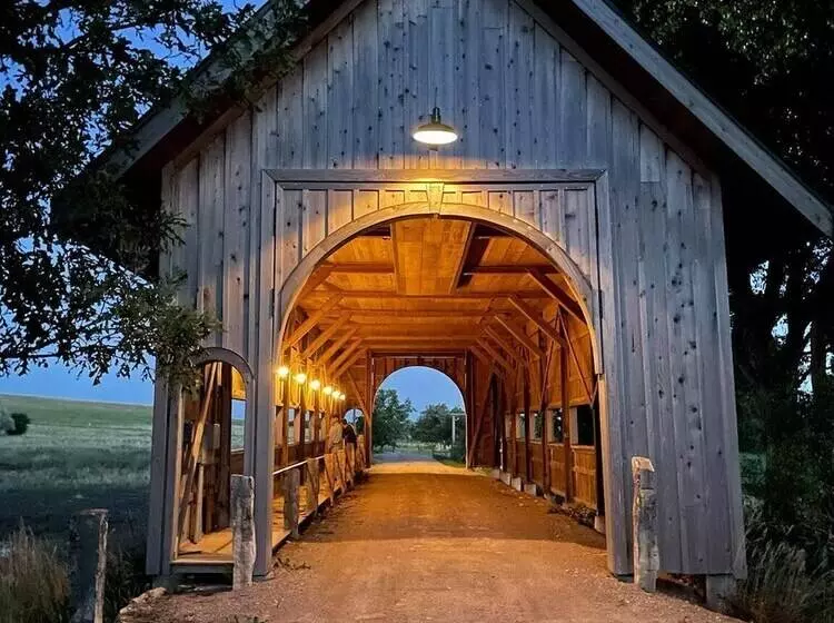 Snow Goose Lodge At Gamekeeper S Marsh