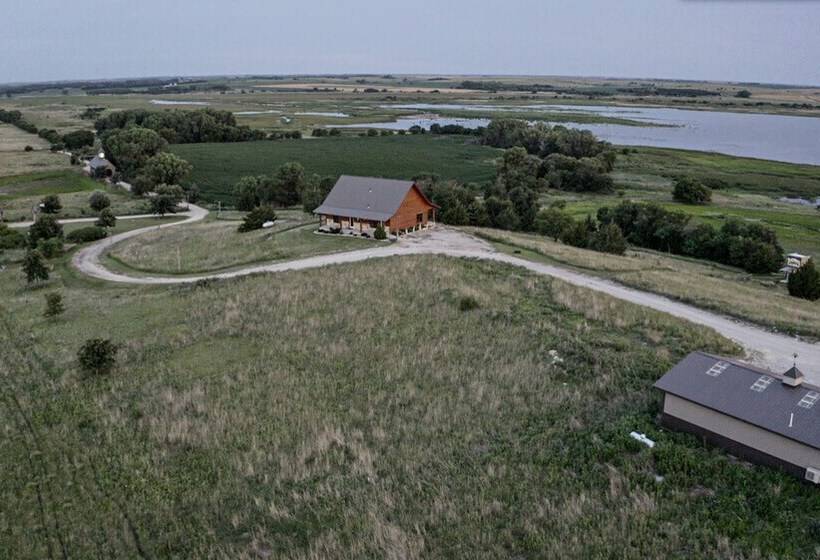 Snow Goose Lodge At Gamekeeper S Marsh