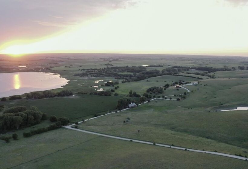 Snow Goose Lodge At Gamekeeper S Marsh