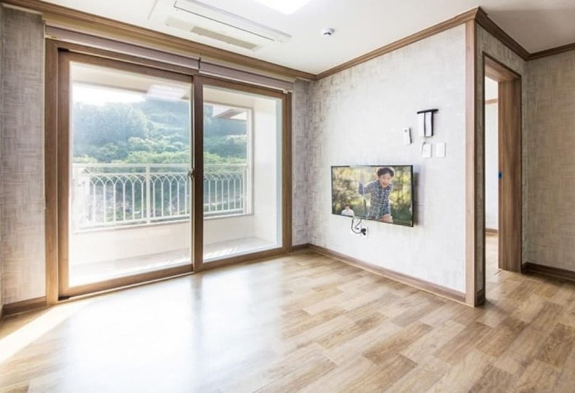 Tongyeong Chuckpo Sunshine Pension