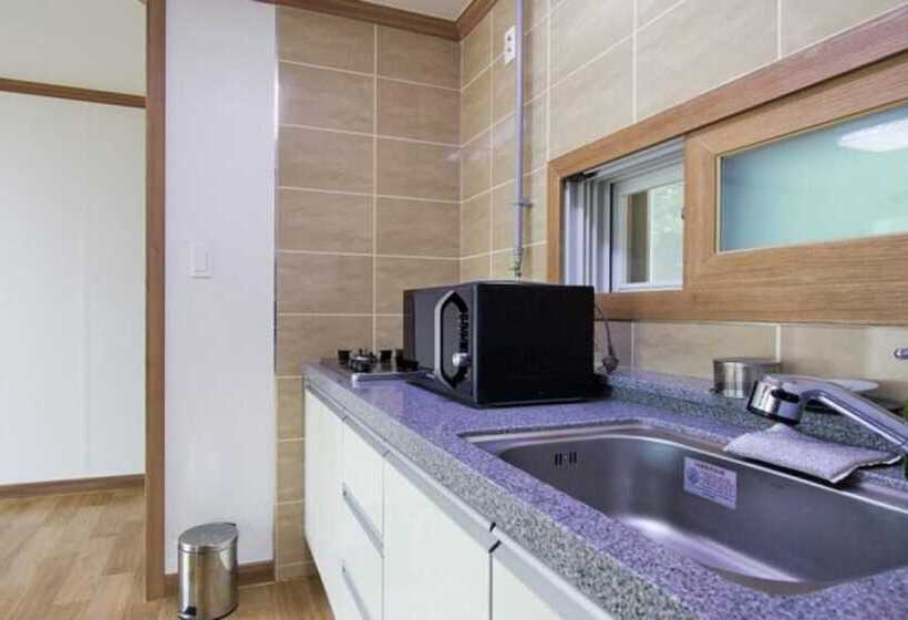 Tongyeong Chuckpo Sunshine Pension