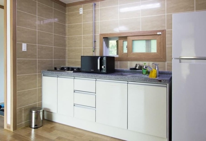 Tongyeong Chuckpo Sunshine Pension