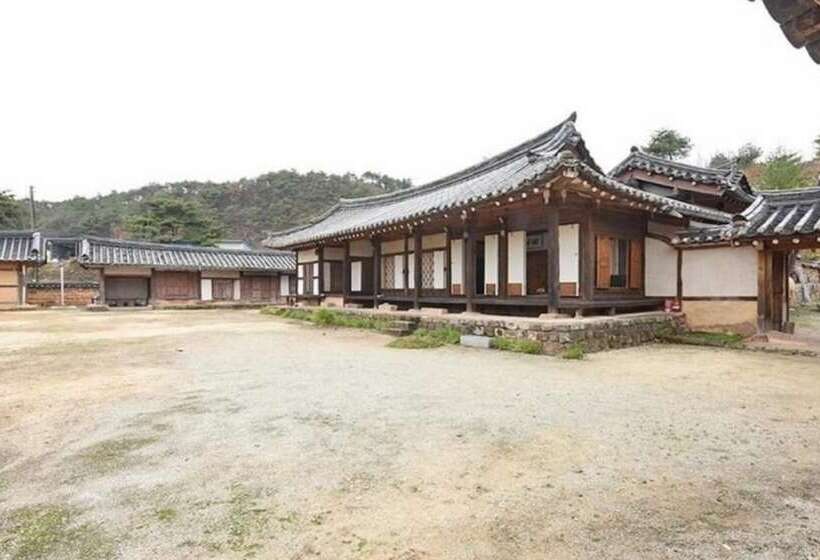 Andong Jeongjaejongtaek Hanok Pension