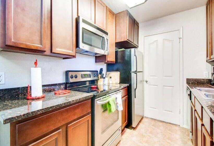 Beautiful Condo In Prime Scottsdale Location!