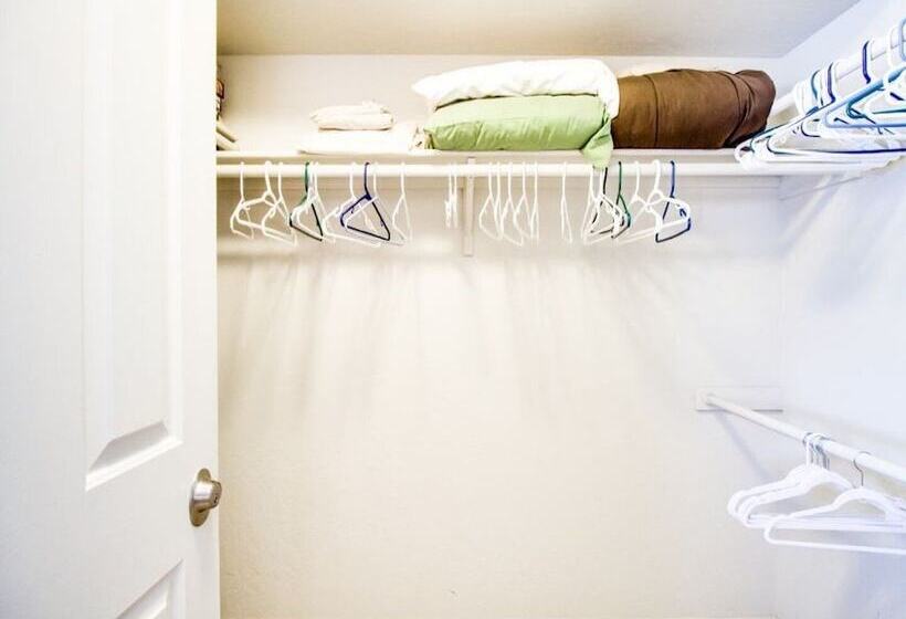 Beautiful Condo In Prime Scottsdale Location!