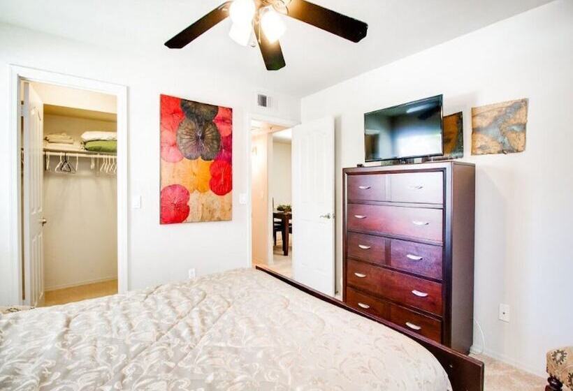 Beautiful Condo In Prime Scottsdale Location!