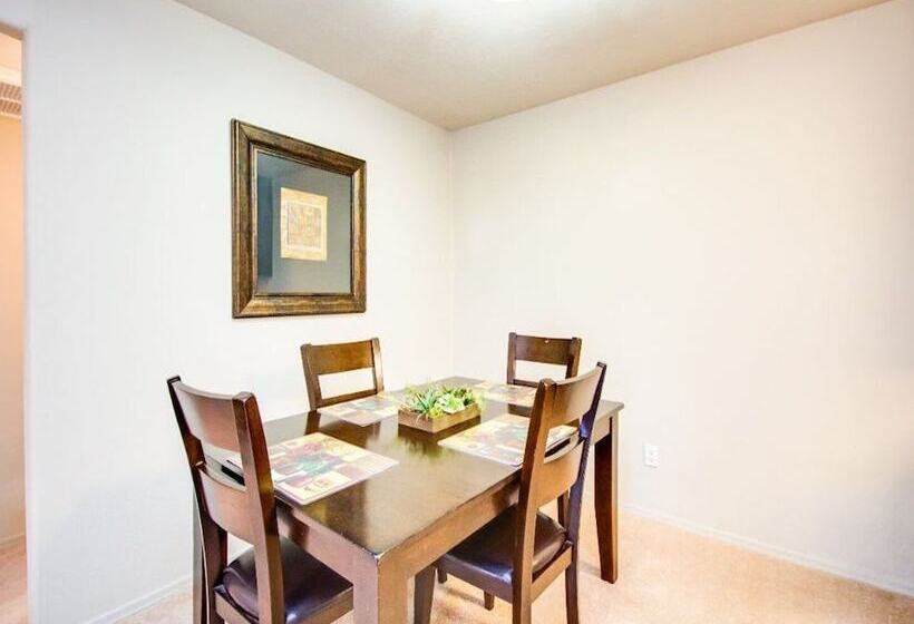 Beautiful Condo In Prime Scottsdale Location!