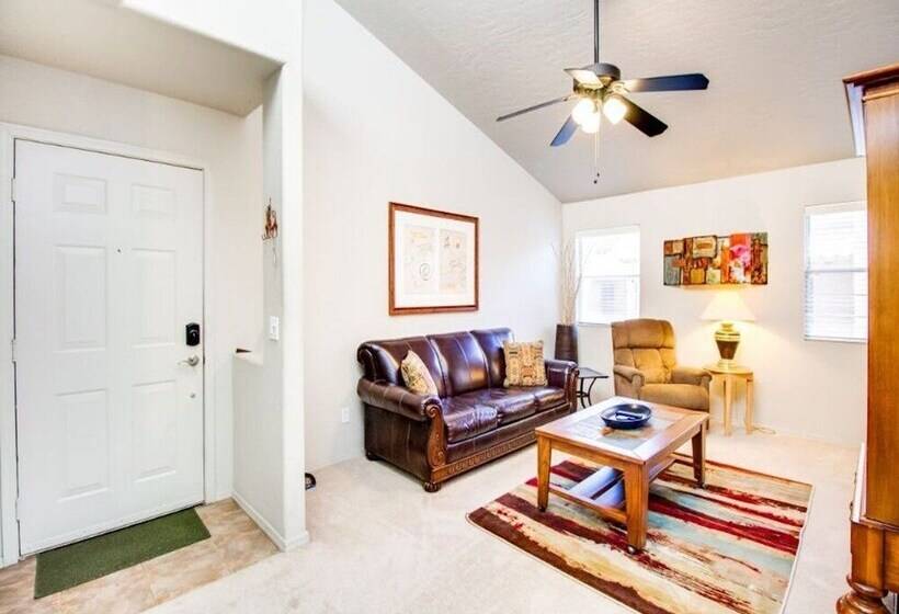 Beautiful Condo In Prime Scottsdale Location!