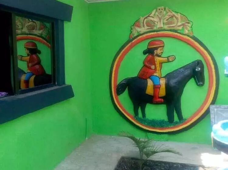 تختخواب و صبحانه Muroy Executive Lodge