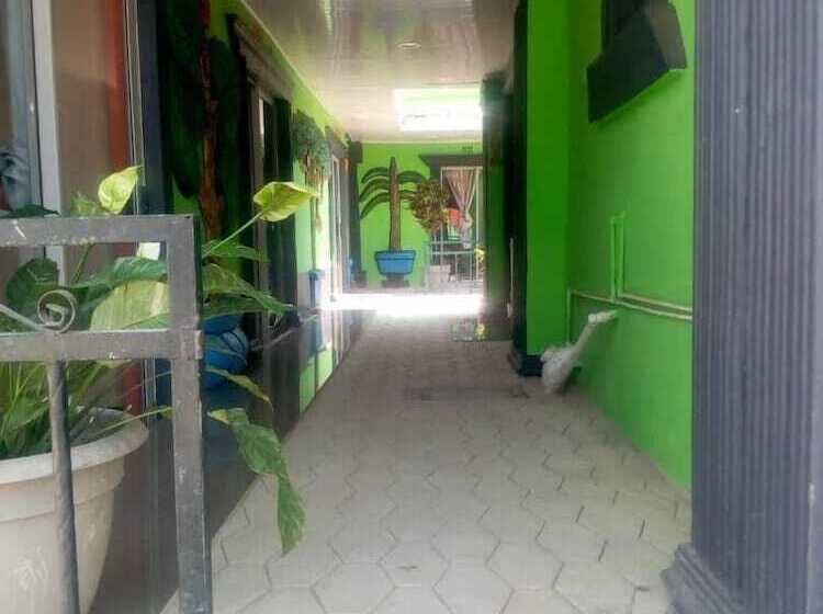 ベッドアンドブレックファースト Muroy Executive Lodge