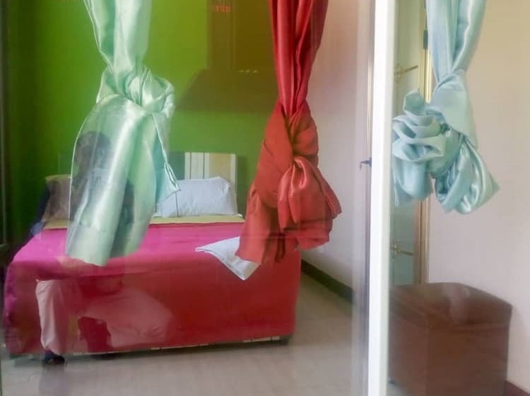 ベッドアンドブレックファースト Muroy Executive Lodge