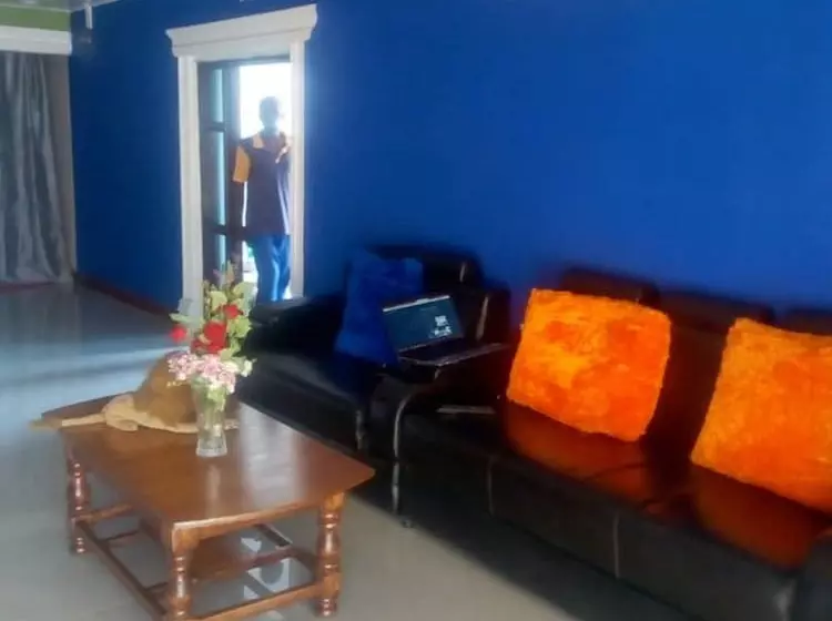 تختخواب و صبحانه Muroy Executive Lodge