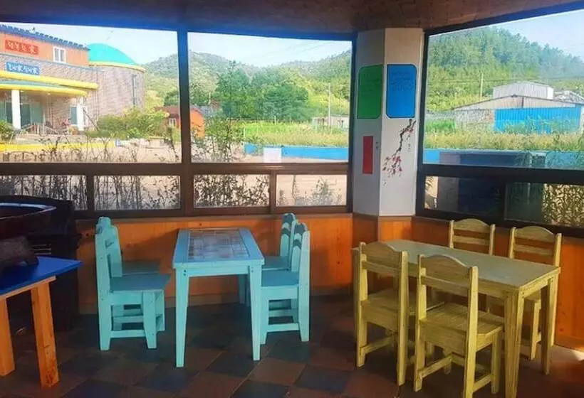 Gangjin Jeulgeounga Pension