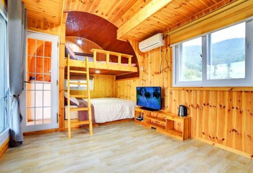 Geoje Jeongdeulgo Pension