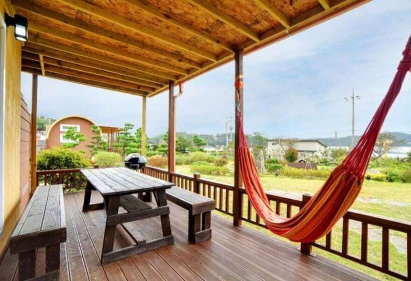 Geoje Jeongdeulgo Pension