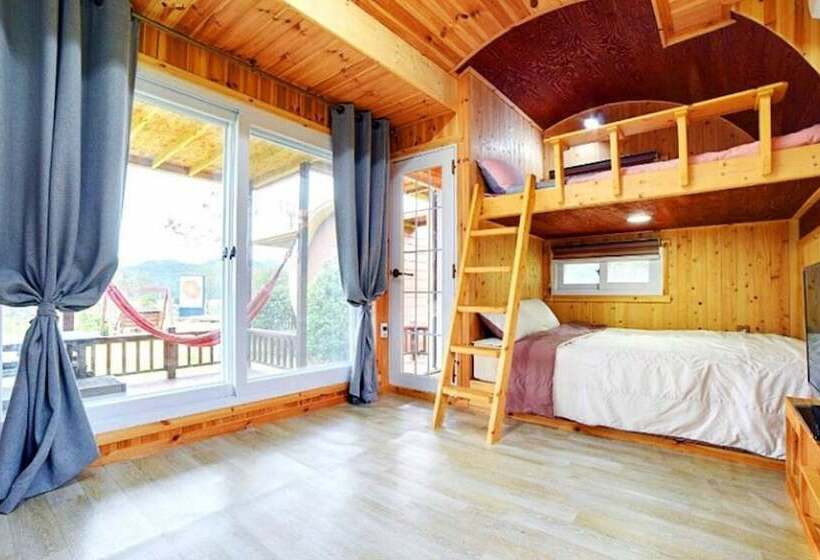 Geoje Jeongdeulgo Pension