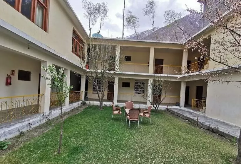 Gulmit Continental Hotel Hunza Valley