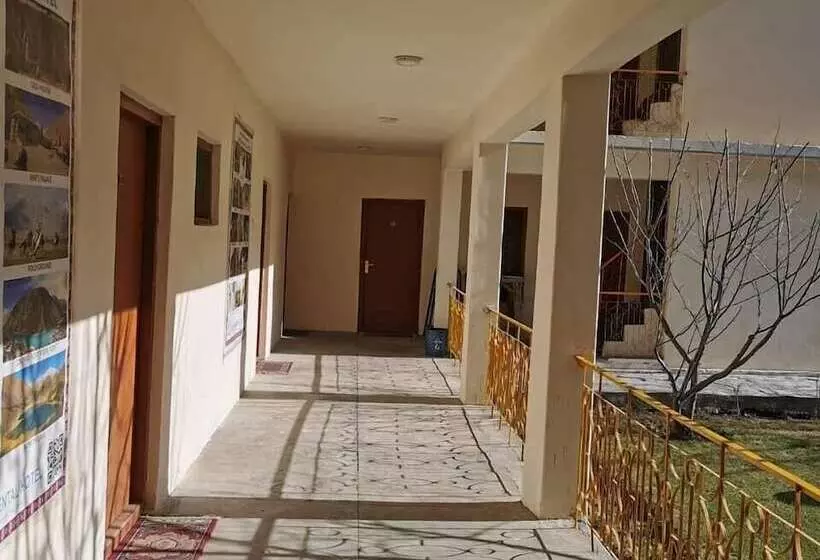 Gulmit Continental Hotel Hunza Valley