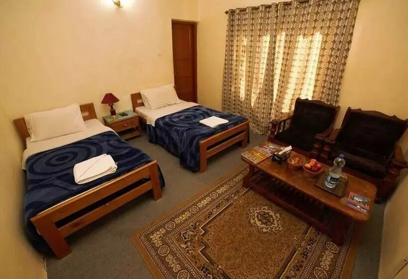 Gulmit Continental Hotel Hunza Valley