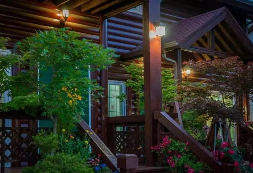 Gurye Jeonmangjoeunjip Pension