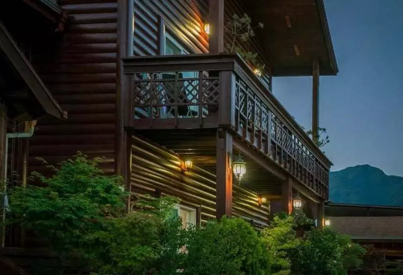 Gurye Jeonmangjoeunjip Pension