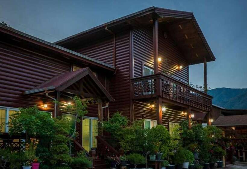 Gurye Jeonmangjoeunjip Pension