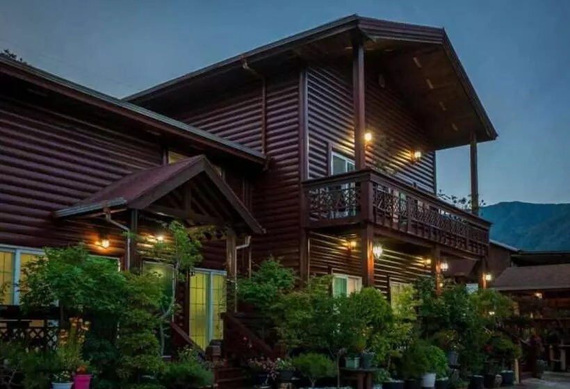 Gurye Jeonmangjoeunjip Pension